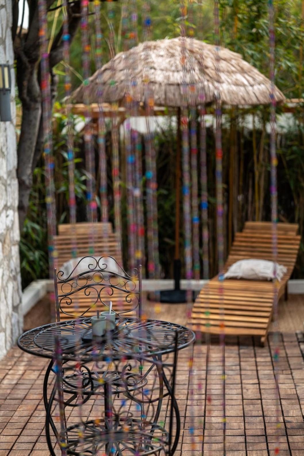 Terrasse La Roulotte Du Tzigane Mandara Antibes *
